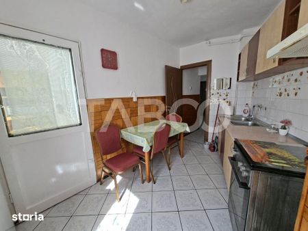 Apartament de inchiriat 2 camere zona Strand etaj 3 bucatarie separata - Fotografie 5