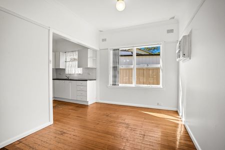 Home For Rent - Photo 4