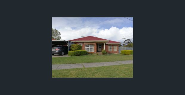 GREAT HOME IN CONVENIENT LOCATION!! - Photo 1