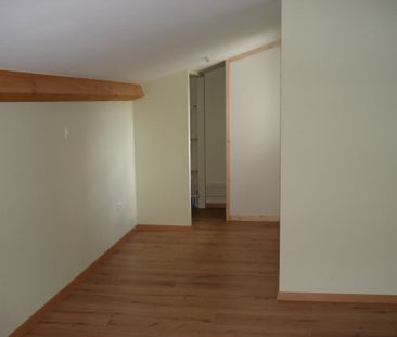 Location Appartement 4 pièces 80m² FONTENAY LE COMTE 85200 - Photo 2