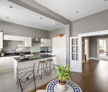 2 Bed Flat - Photo 6