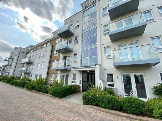 Heron Way, Maidenhead - Photo 1