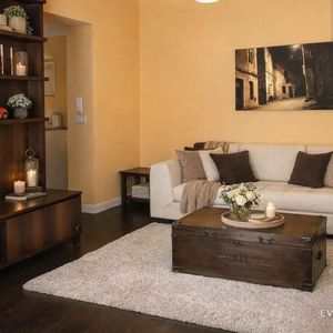 Tichý 2-izbový byt s balkónom v centre | Krížna ulica | komplet zariadený - Photo 2