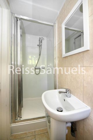 6 bedroom semi-detached house to rent - Photo 2
