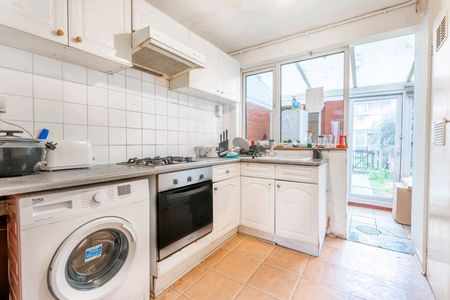 Studio Flat, Dee St, E14 - Photo 4