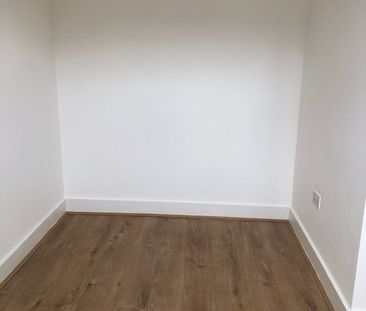 2 Bed Flat, Park Avenue, N18 - Photo 5