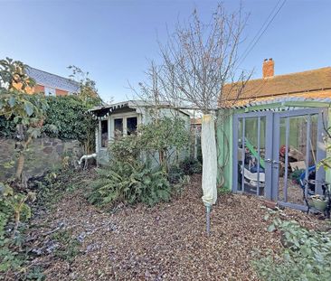 3 bedroom detached house to rent - Photo 5