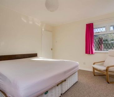 16 Glentoye Park, Jordanstown, Newtownabbey, BT37 0RW - Photo 2