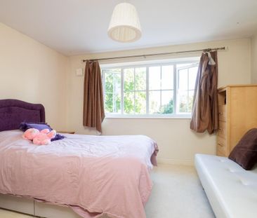 4 bedroom semi-detached house to rent - Photo 6