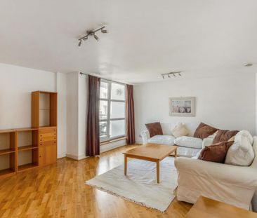 Bedsit, Manchester Road, E14 - Photo 1