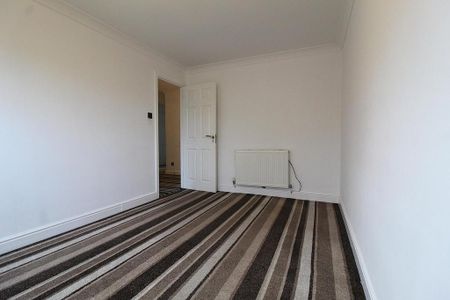 3 bedroom apartment to rent - Photo 4