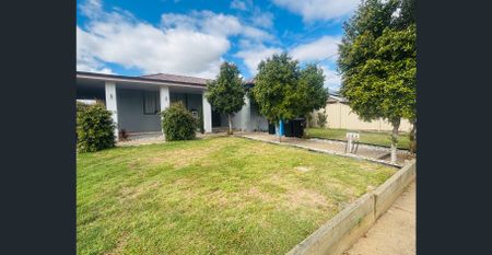 Family Home! - Photo 2