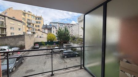 Location Appartement 2 pièces 46m² - Photo 5