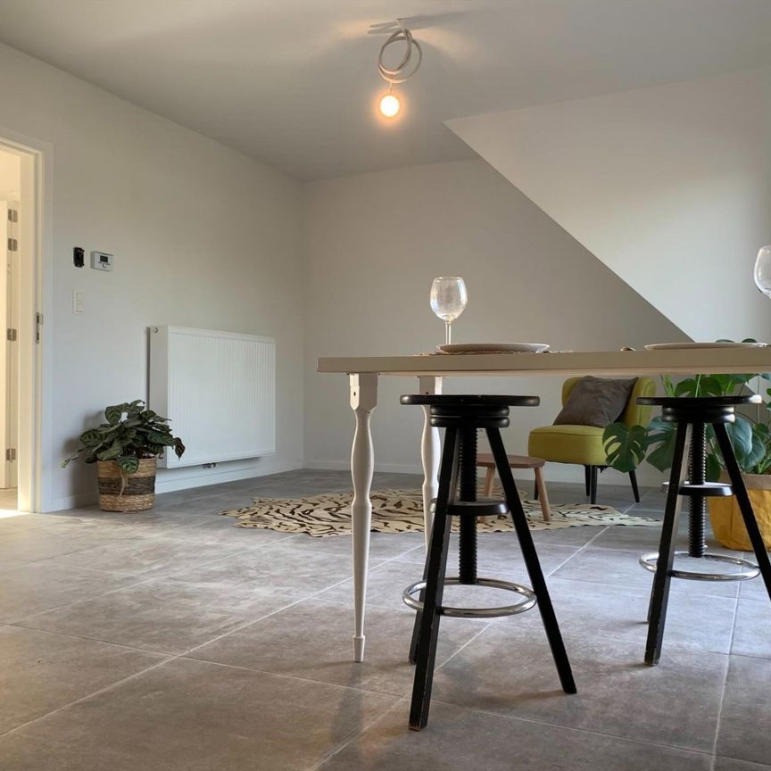 Zonnig, gerenoveerd appartement - Photo 1