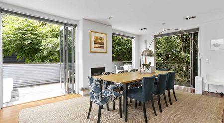 Executive-Styling, Easy Living! - Photo 4