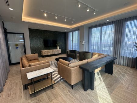 For Lease - 2495 Eglinton Avenue Unit# 316, Mississauga, Ontario - Photo 2