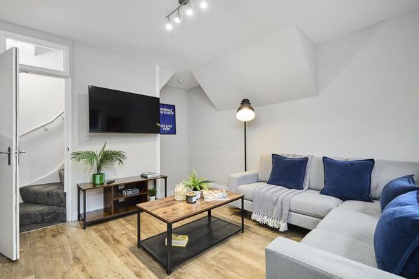 5 bedroom house to rent - Photo 1