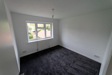 4 bedroom detached house to rent - Photo 4