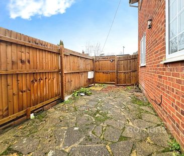 2 bedroom flat to rent - Photo 6