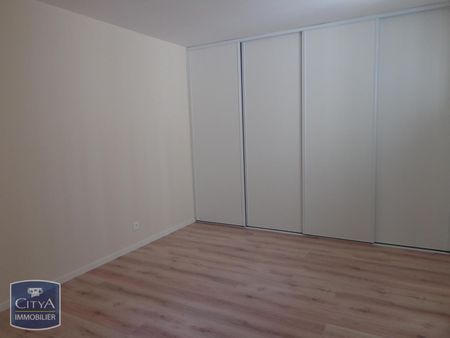 Location Appartement 3 pièces 65m² VILLEFRANCHE SUR SAONE 69400 - Photo 2