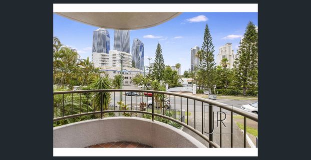 Light and bright unit moments to the beach - Photo 1