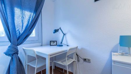 Calle de la Serrería, Valencia, Valencian Community 46022 - Photo 4