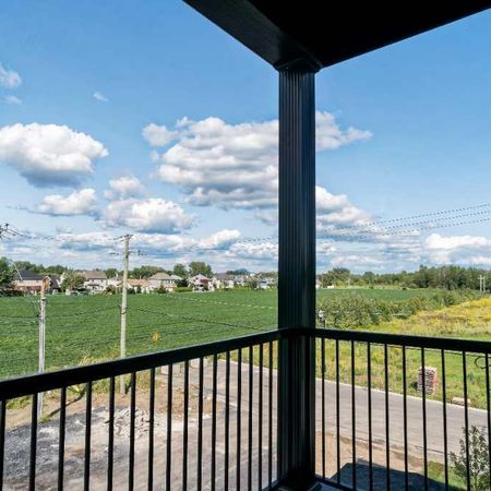 PLUSIEURS 4 1/2 - PLAFONDS 9 PIEDS - ASCENSEUR - DIPOSNIBLES IMMÉDIATEMENT OU JUILLET - Photo 3