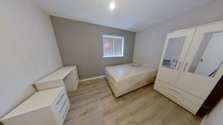 2 bedroom ground floor flat to rent - Photo 5