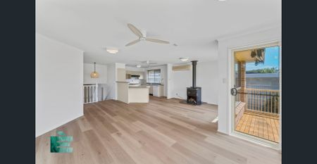 Spacious Coastal Living - Photo 4