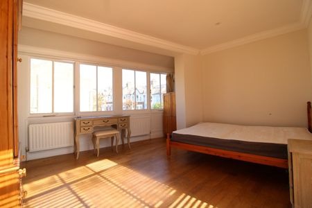 5 Bed Terraced House, Aslett Street, SW18 - Photo 5