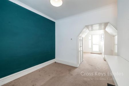 3 bedroom terraced house to rent - Photo 5