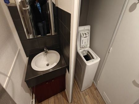 Libre le ..Maintenant Mt Loyer :440 Mt des charges :30 - Photo 4