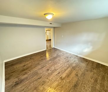 **ALL INCLUSIVE** Large 1 Bedroom Lower Unit in Welland!! - Photo 6