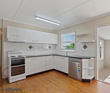 Close to City Centre with huge ADDITIONAL SHED! - Photo 1