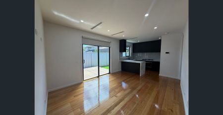 Charming Low-Maintenance Unit in a Quiet Location - Photo 3