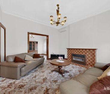 Character & Comfort in Travancore’s Finest Pocket - Photo 2