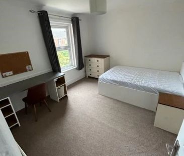 To Rent Muscliffe Road, Winton, Bournemouth, BH9 £2,550 pcm Tenancy... - Photo 4