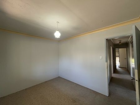 Spacious Family Home - Photo 4