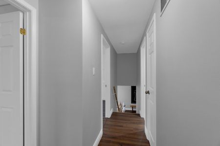 For Lease - 8 Franca Crescent, Toronto, Ontario - Photo 5