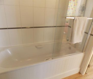 1 bedroom Flat To Let - Photo 6