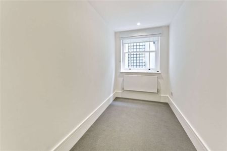 Split level three bedroom flat with large entertaining space - Photo 4
