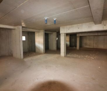 Hausverkäufer aufgepasst-schicke 2-Raumwohnung mit Fahrtsuhl und Ti... - Photo 4