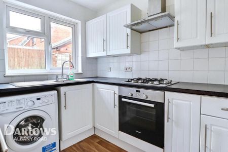3 bedroom semi-detached house to rent - Photo 2