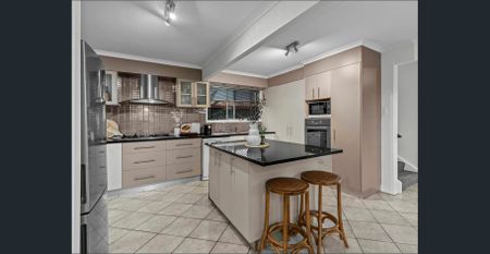 Quiet, Breezy & Full of Character - Photo 5