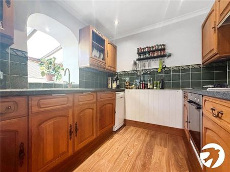 3 bedroom end of terrace house to rent - Photo 5