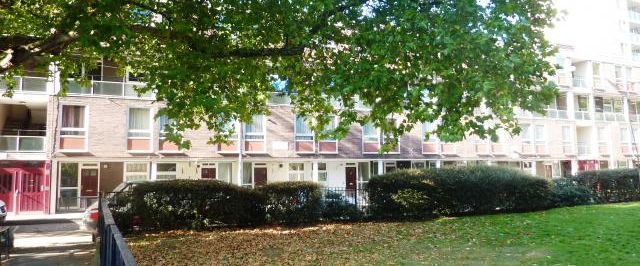 Three bedrooms, modern kitchen and tiled bathroom mins to ucl and soas - Photo 1