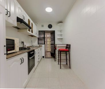 Cozy and bright room on Avenida Peñarrocha - Photo 1