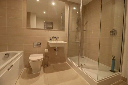 4 bedroom mid terraced house to rent - Photo 3