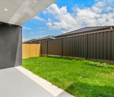 19 Rihanna Street, Greenvale, VIC 3059 - Photo 5