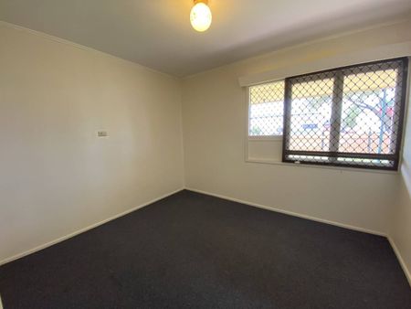 AITKENVALE CUTIE - Photo 4